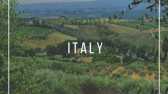 Try these small-town travel ideas in Italy for a carefree summer trip with friends. No stress. Just fun. Add these towns to your Italy travel essentials. #TravelDestinations #Italy #ItalyTravel